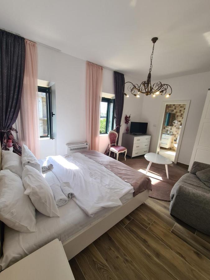 Rustico Apartments Tivat Bagian luar foto