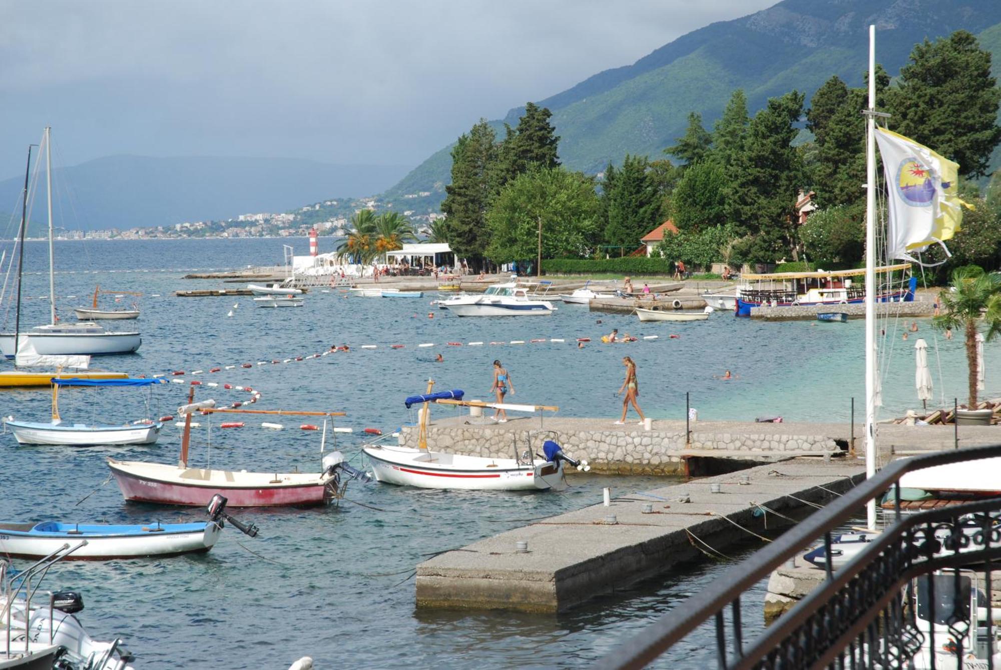 Rustico Apartments Tivat Bagian luar foto