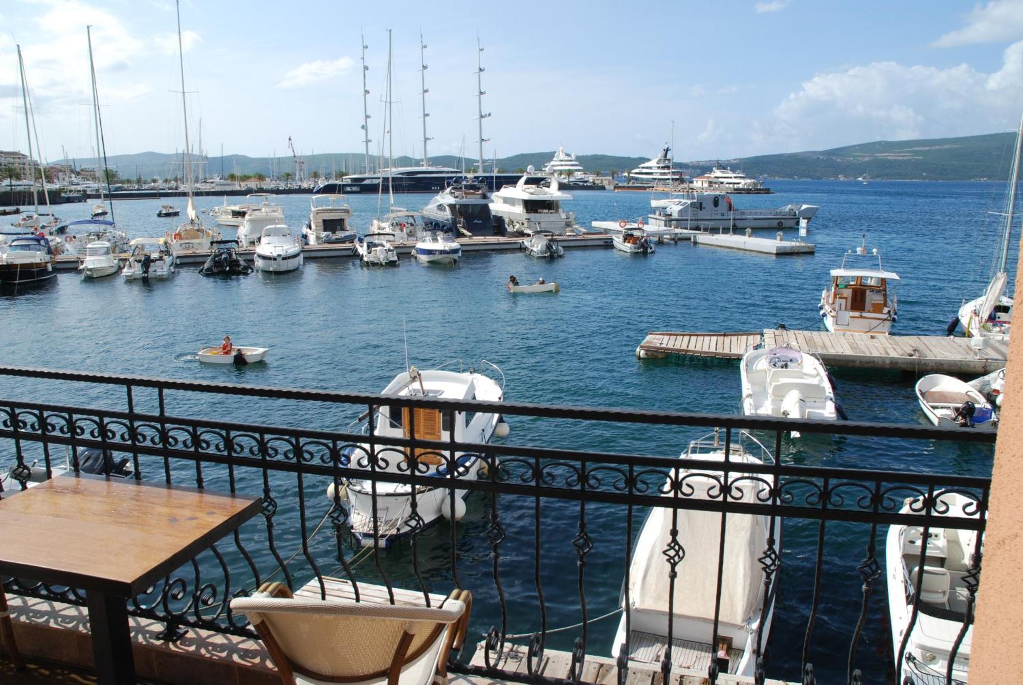 Rustico Apartments Tivat Bagian luar foto