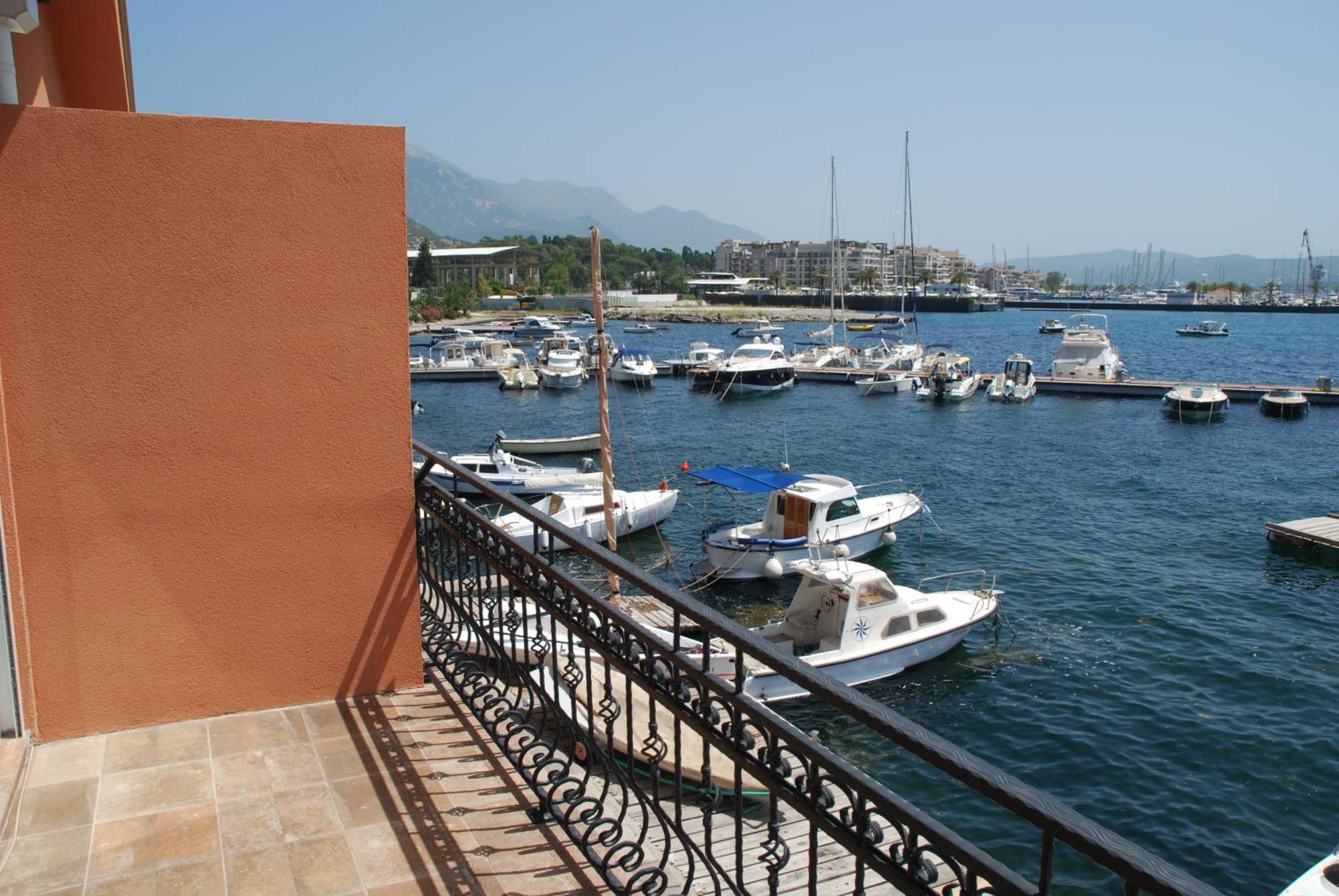 Rustico Apartments Tivat Bagian luar foto